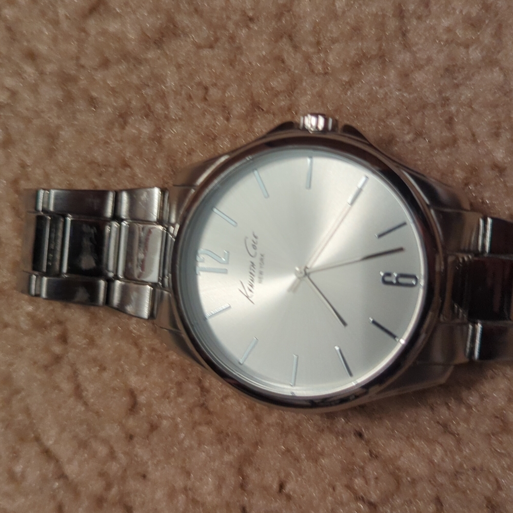 Kenneth Cole Watch - Picture 2 of 3